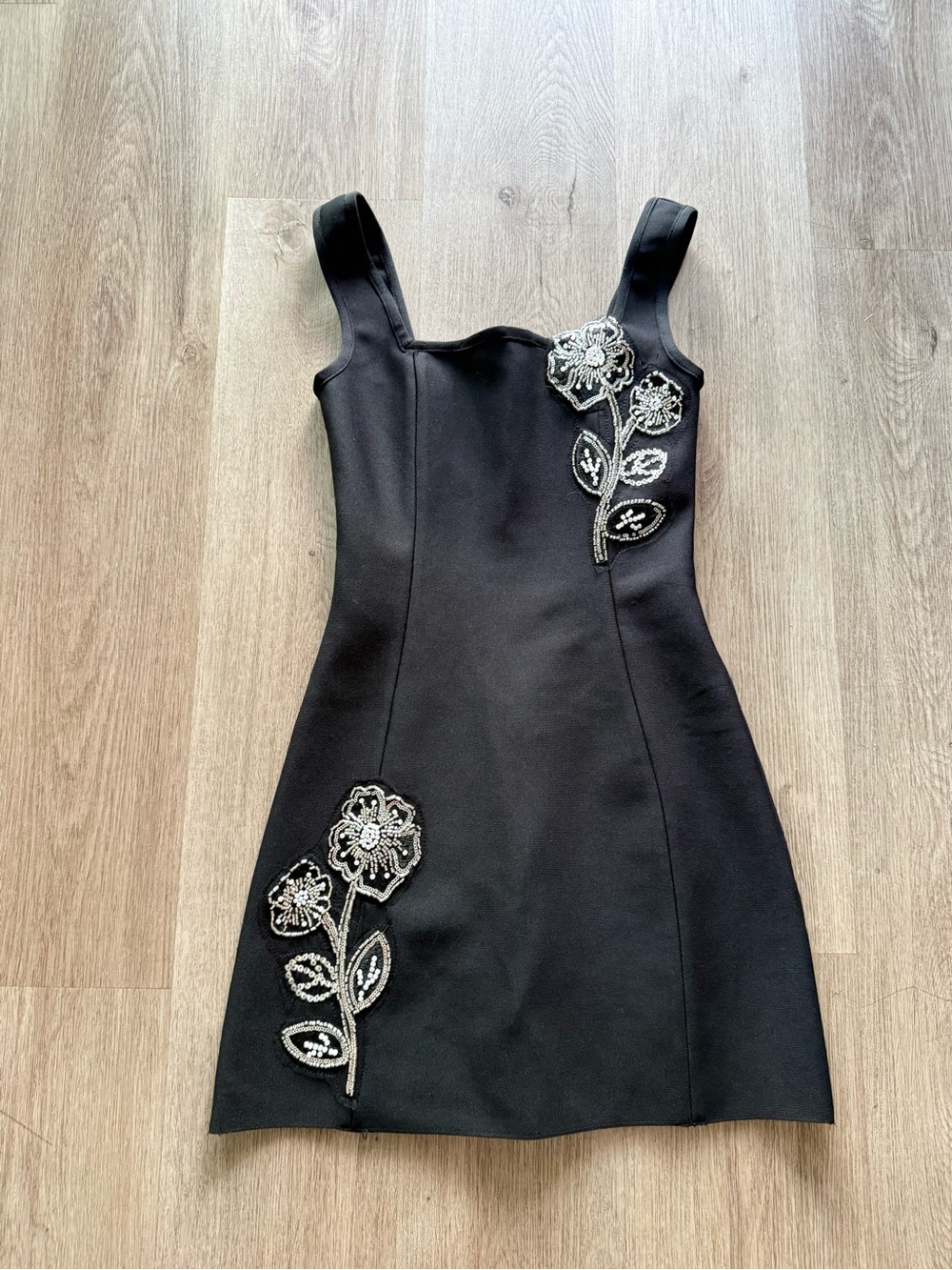 elliatt soleil black 3d flower sequin bead embellished knit mini dress medium